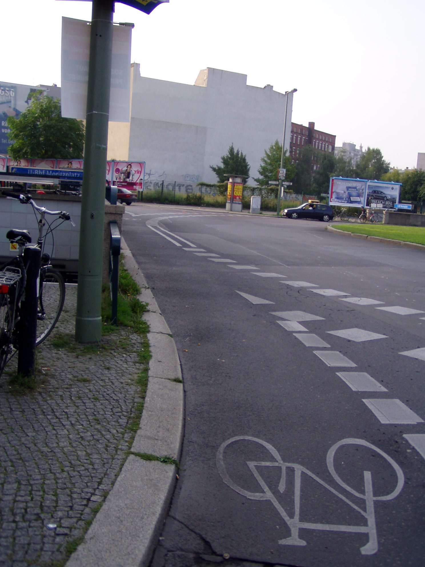 Radfahrstreifen im Kreisverkehr