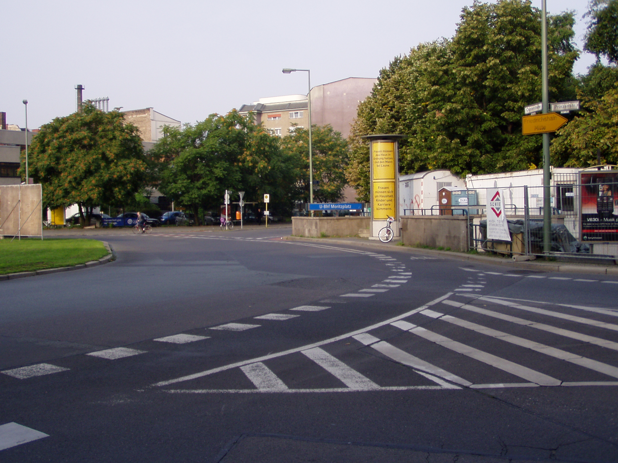 Radfahrstreifen im Kreisverkehr